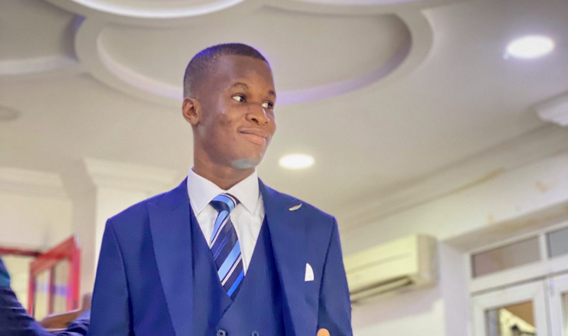 Eniola Osabiya is the 17-year-old developer building a community of Gen Z techies