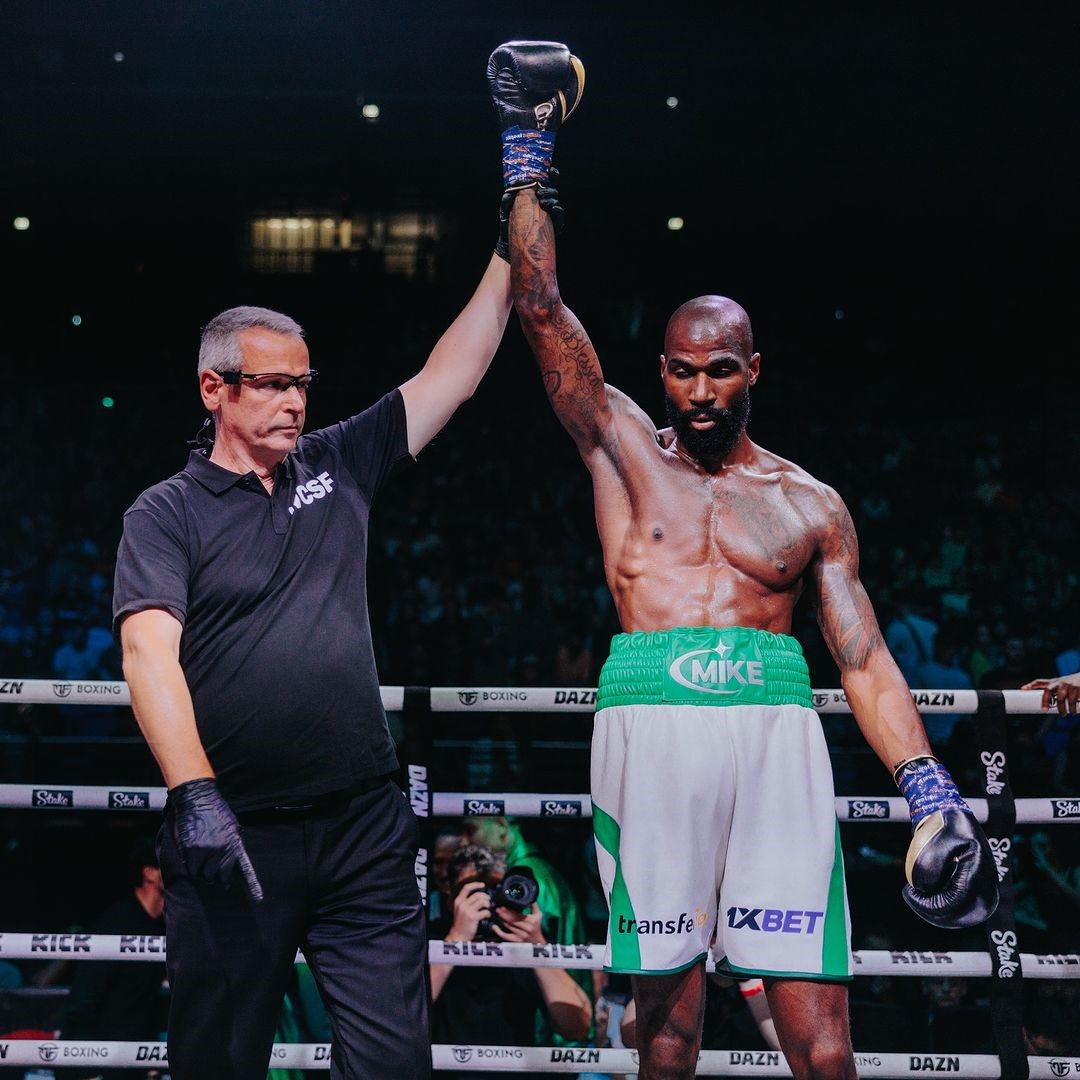 Mike Edwards Wins First Fight in Boxing Debut, in Dublin