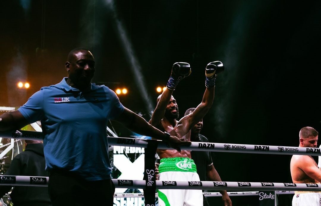 Mike Edwards Wins First Fight in Boxing Debut, in Dublin