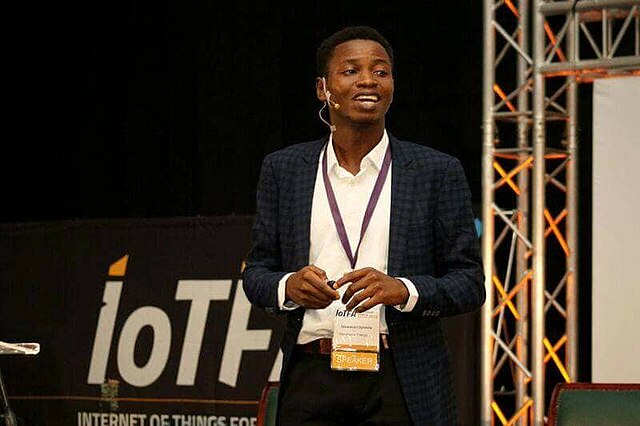 Oluwatobiloba Oyinlola Creates World’s Smallest GPS Device