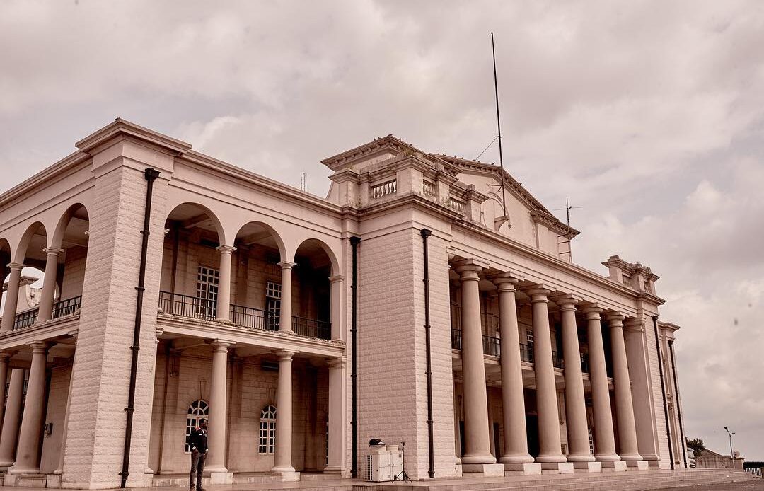 What Do You Know About the Statue at Mapo Hall?