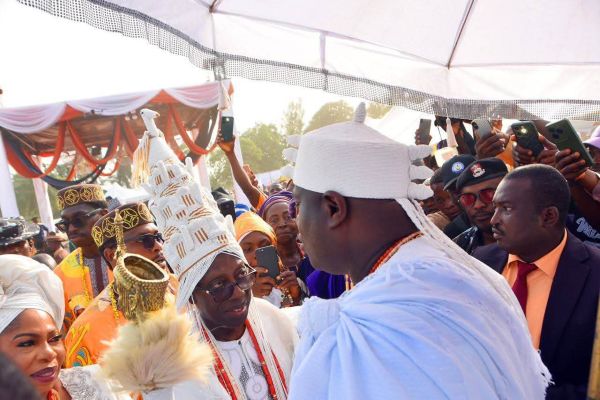 Ooni Ogunwusi Crowns Oba Adesoye as 21st Elerin of Erin-Ile